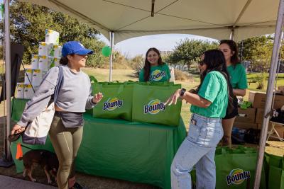 People at the Bounty booth at the Los Angeles Super Adoption